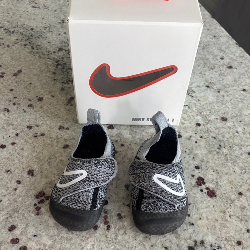 Nike Swoosh 1 (TD) size 6